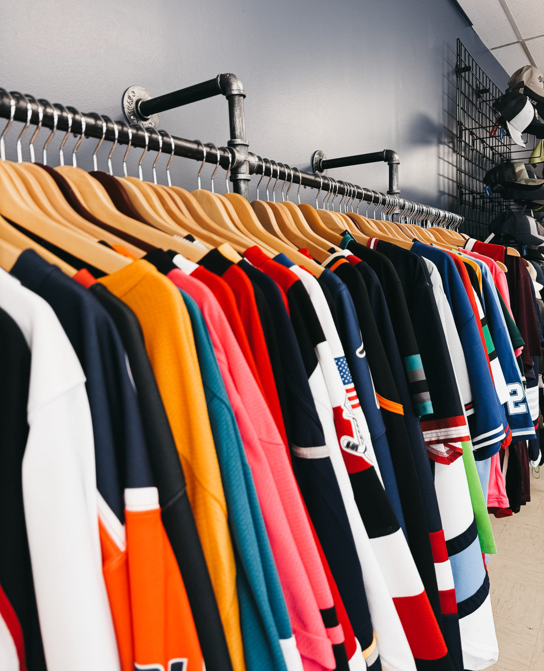 100 Custom Shirts for $10 per Shirt – Team Outfitters